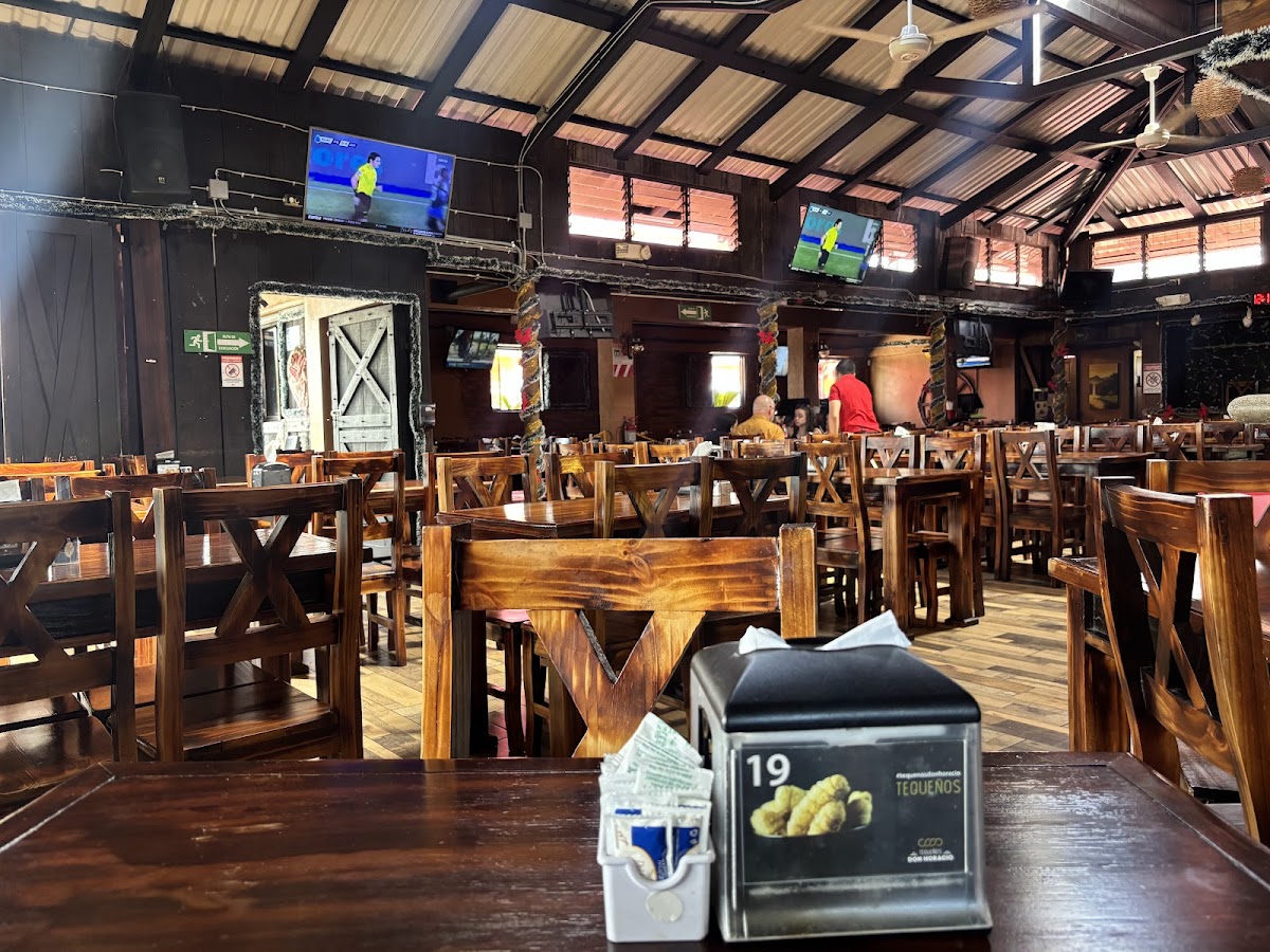 La Casona De Laly • Santa Ana